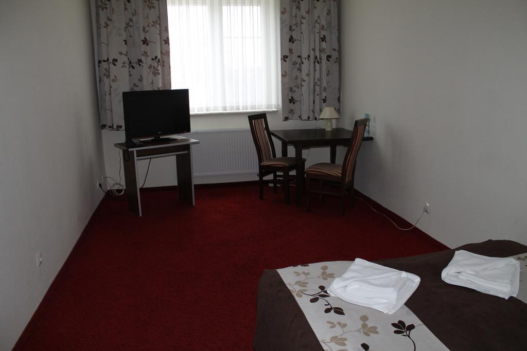 Hotel Kaprys Świdnik Zimmer foto